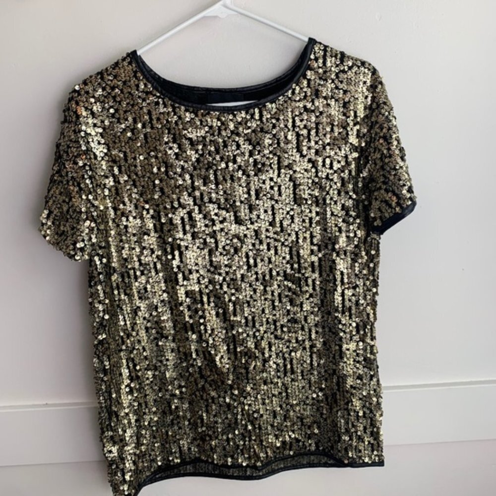 LUMIERE Gold Sequin of Events Short Sleeve Blouse